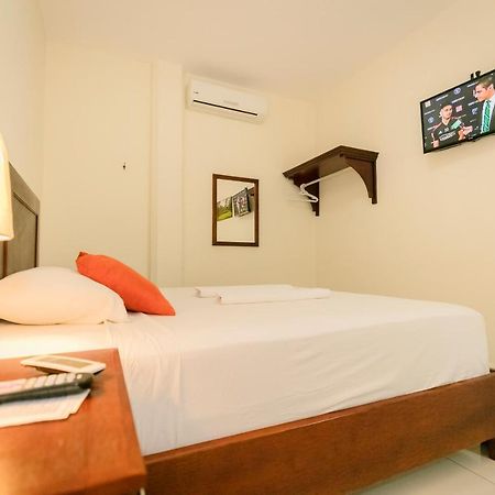 Hotel Mediterraneo Inn Santa Rosa de Lima Eksteriør billede