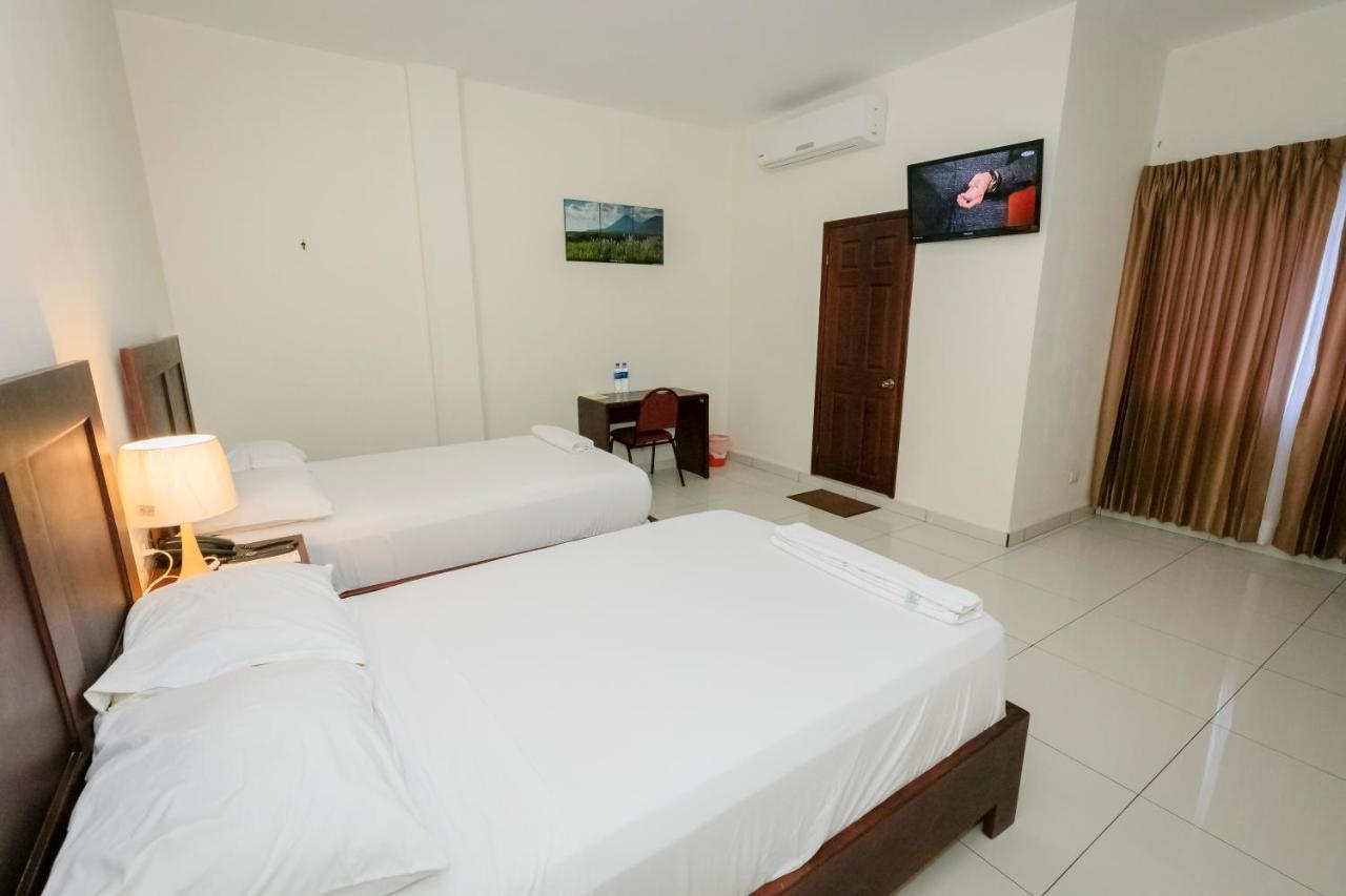 Hotel Mediterraneo Inn Santa Rosa de Lima Eksteriør billede