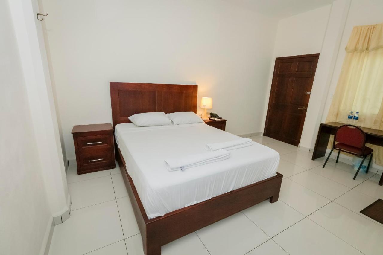 Hotel Mediterraneo Inn Santa Rosa de Lima Eksteriør billede
