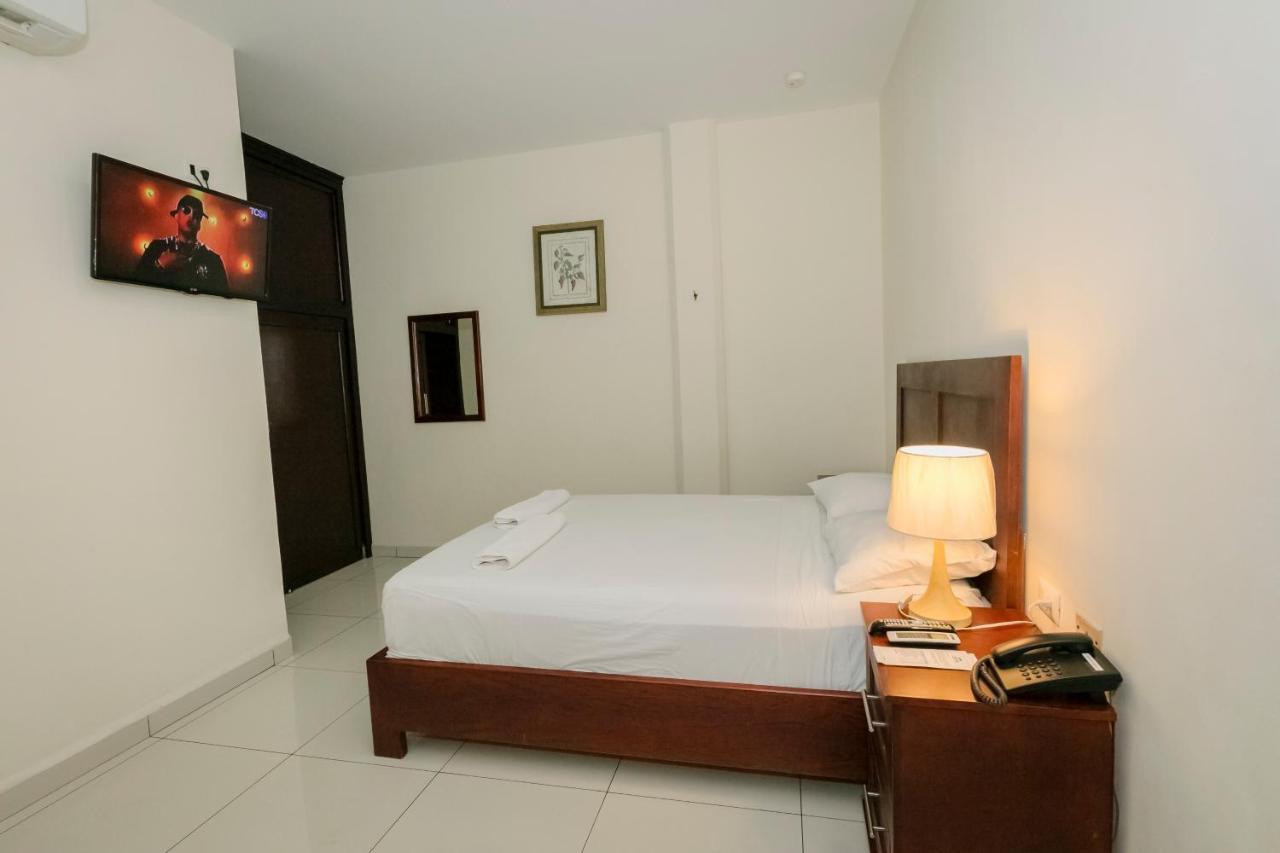 Hotel Mediterraneo Inn Santa Rosa de Lima Eksteriør billede