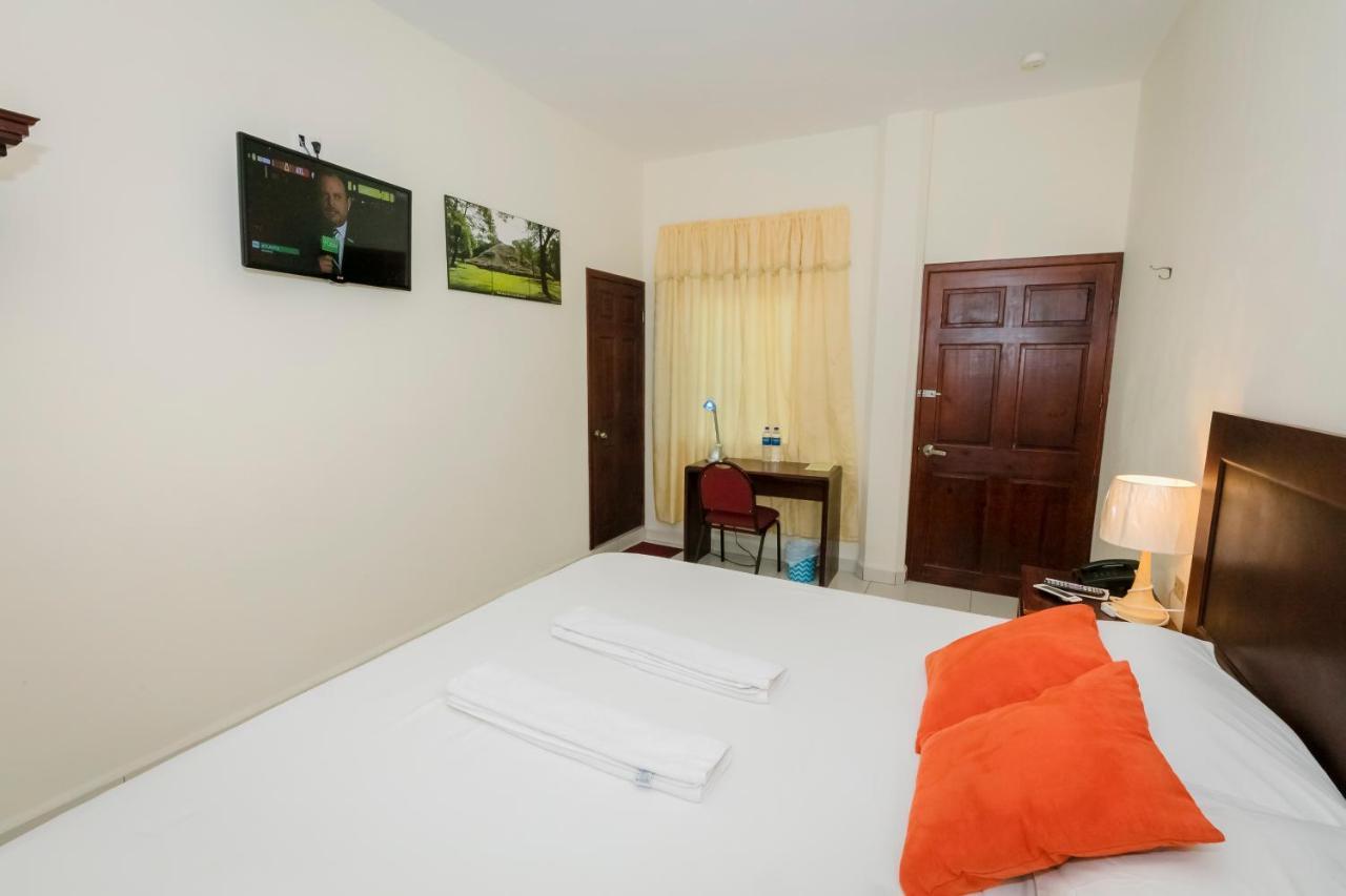 Hotel Mediterraneo Inn Santa Rosa de Lima Eksteriør billede