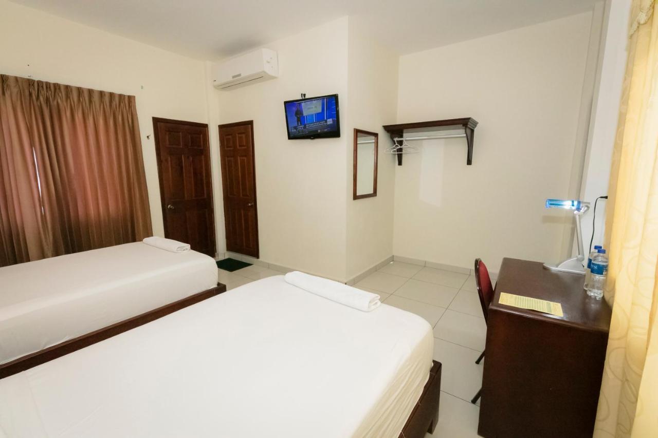 Hotel Mediterraneo Inn Santa Rosa de Lima Eksteriør billede