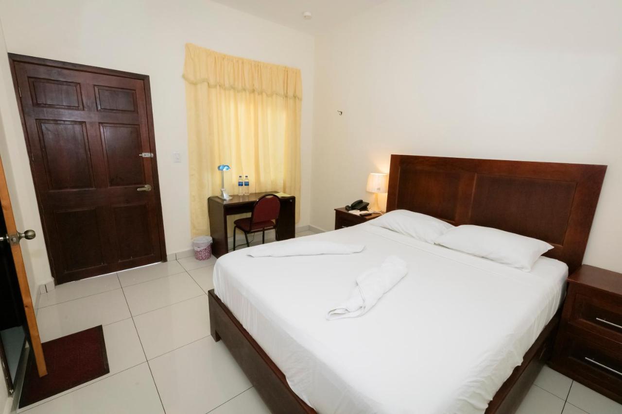 Hotel Mediterraneo Inn Santa Rosa de Lima Eksteriør billede