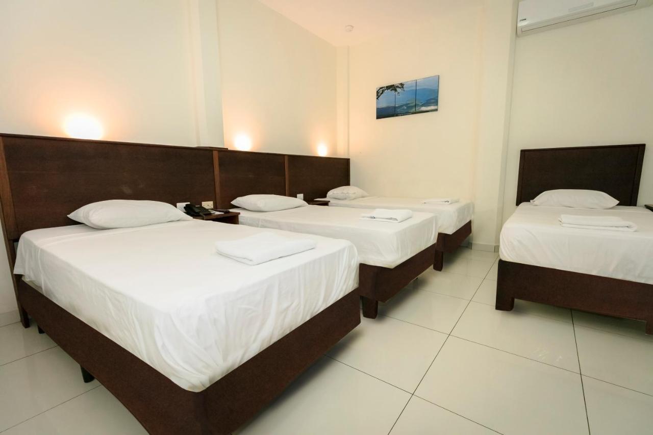 Hotel Mediterraneo Inn Santa Rosa de Lima Eksteriør billede
