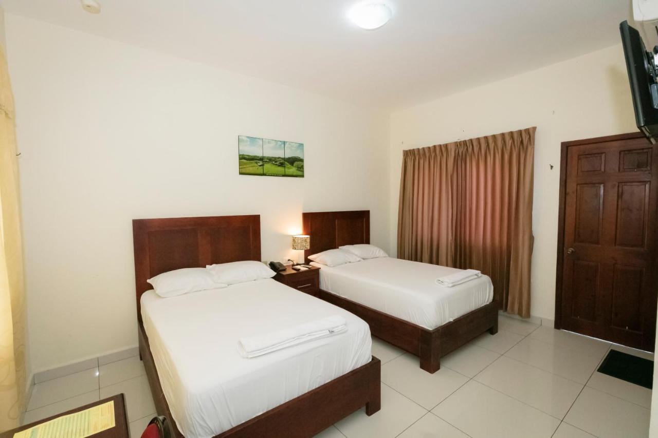 Hotel Mediterraneo Inn Santa Rosa de Lima Eksteriør billede